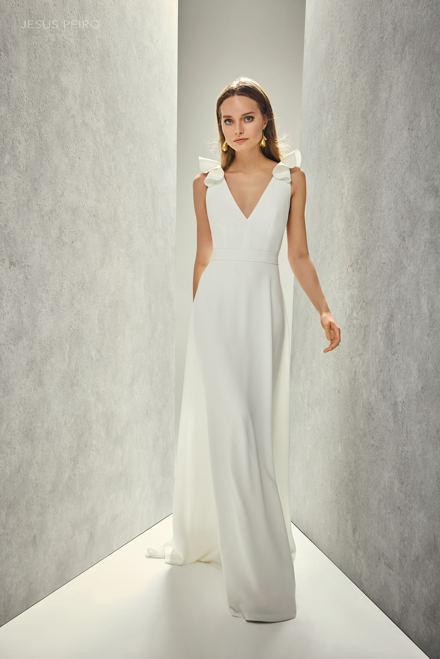 Das Brautkleid 2328 vom Hersteller Jesus Peiro, bei Ivory & Blush