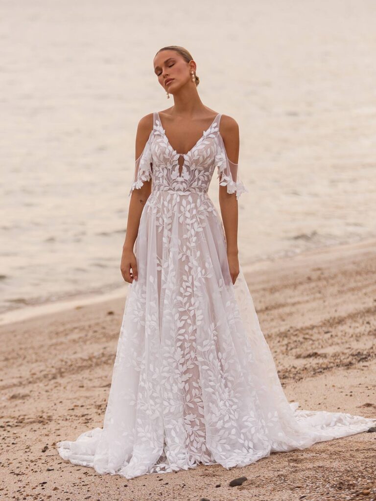Das Brautkleid Jaya vom Hersteller Madi Lane, bei Ivory & Blush