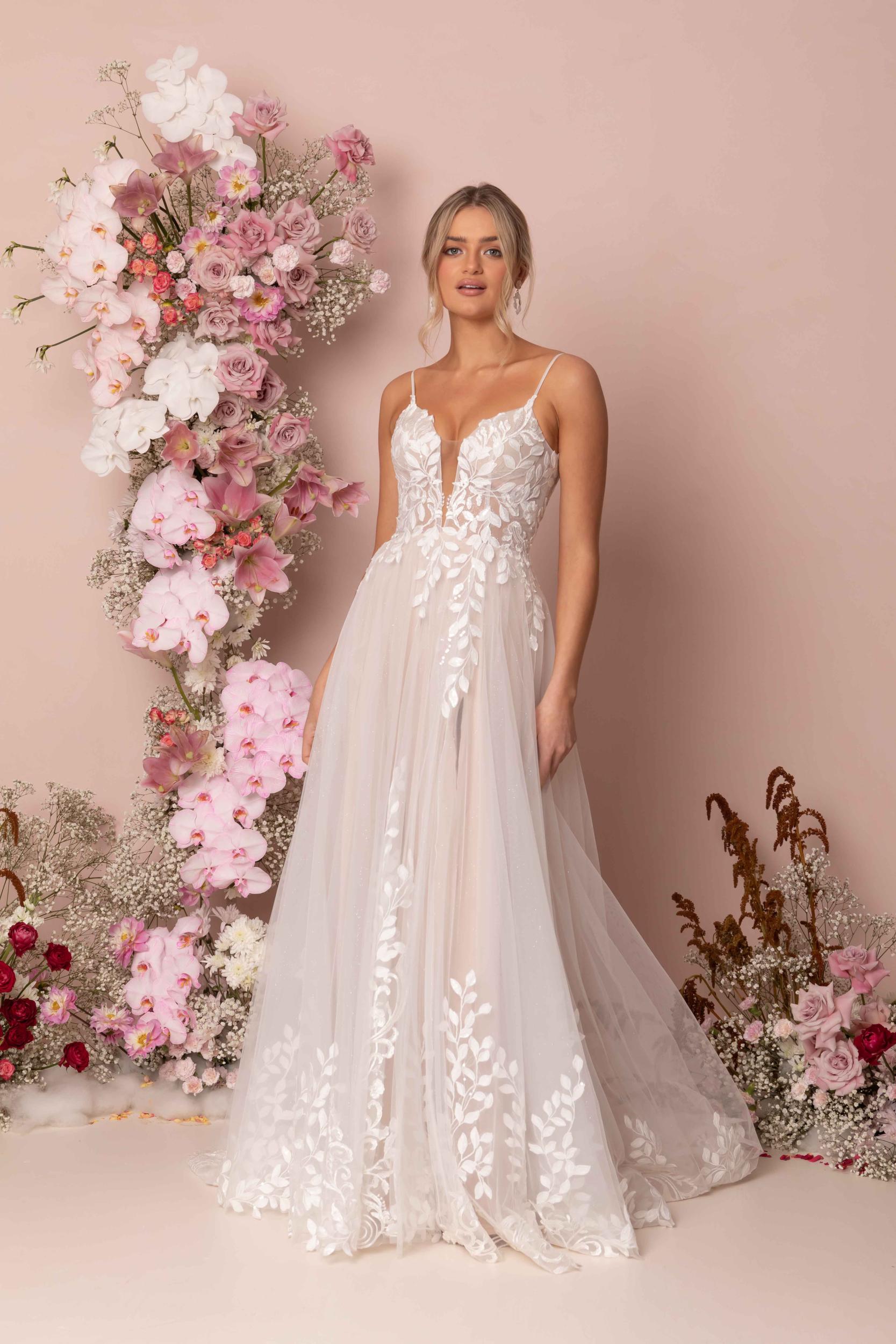 Das Brautkleid Keegan  vom Hersteller Madi Lane, bei Ivory & Blush