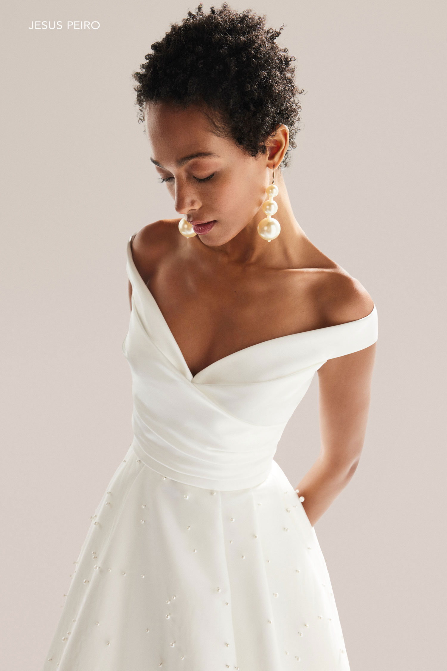 Das Brautkleid 2428 vom Hersteller Jesus Peiro, bei Ivory & Blush
