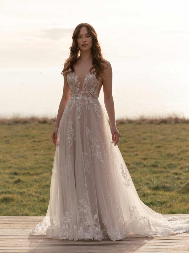 Das Brautkleid Kara  vom Hersteller Madi Lane, bei Ivory & Blush