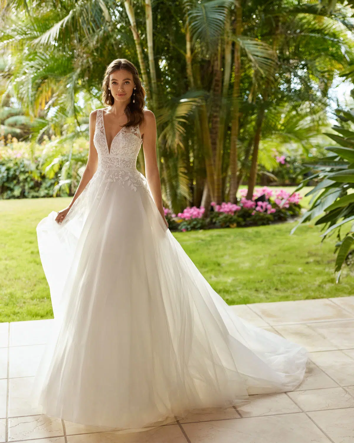 Das Brautkleid Hera vom Hersteller Rosa Clara - Adriana Alier, bei Ivory & Blush