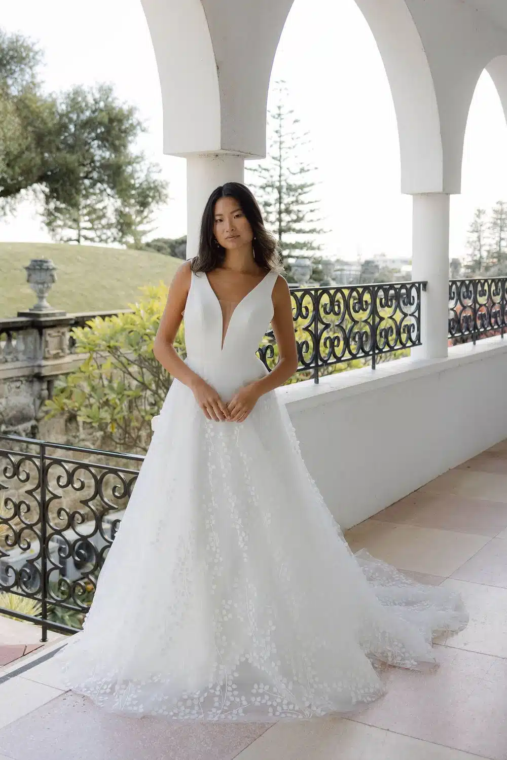 Das Brautkleid CZ22597 vom Hersteller Cizzy Bridal, bei Ivory & Blush