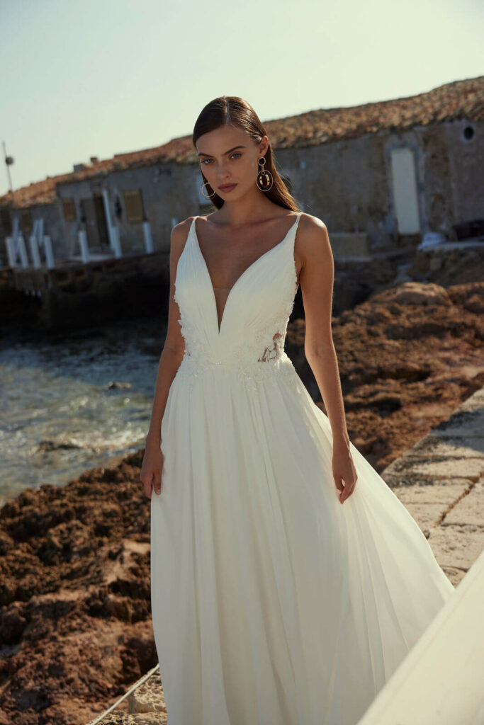 Das Brautkleid Eliza vom Hersteller Modeca, bei Ivory & Blush