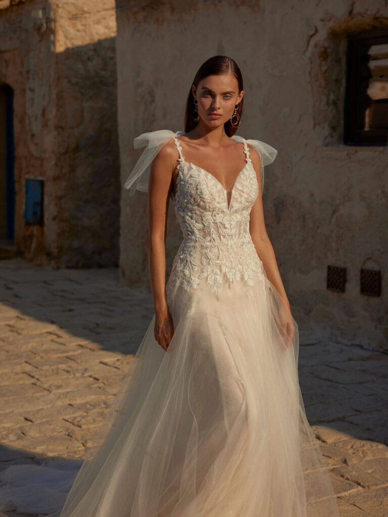 Das Brautkleid Eloise vom Hersteller Modeca, bei Ivory & Blush