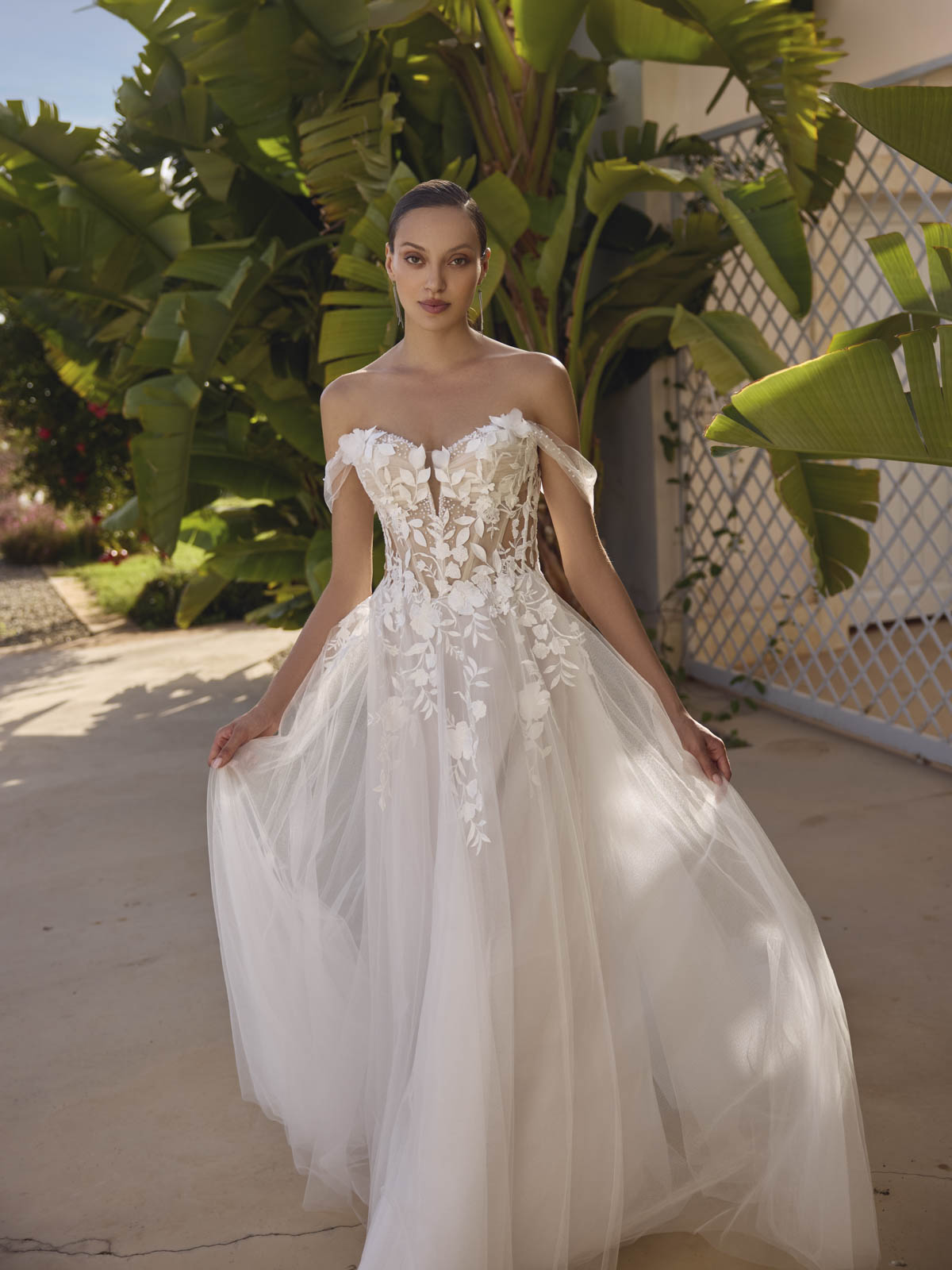 Das Brautkleid Greyson vom Hersteller Modeca, bei Ivory & Blush