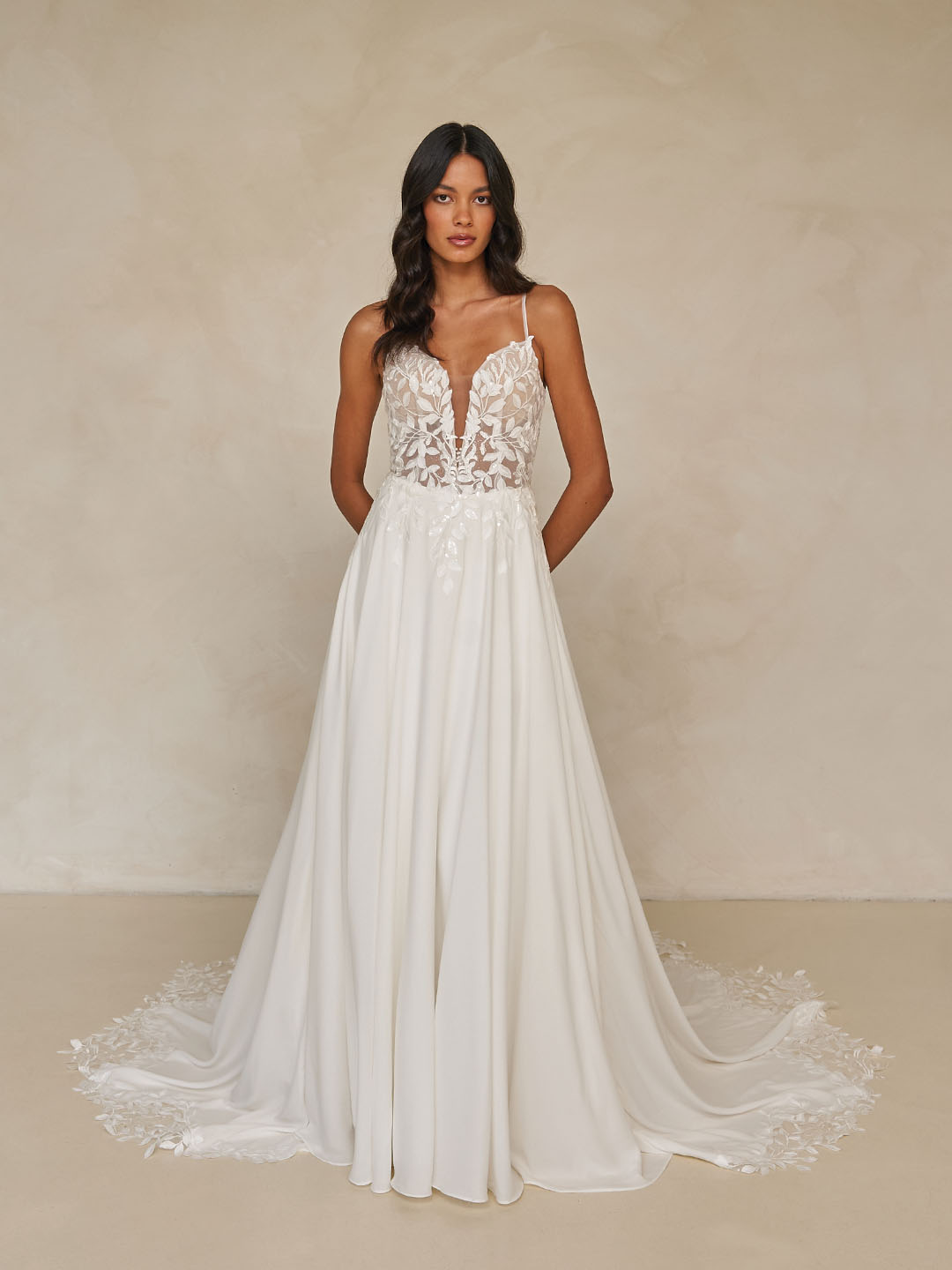 Das Brautkleid Westwood  vom Hersteller Madi Lane, bei Ivory & Blush