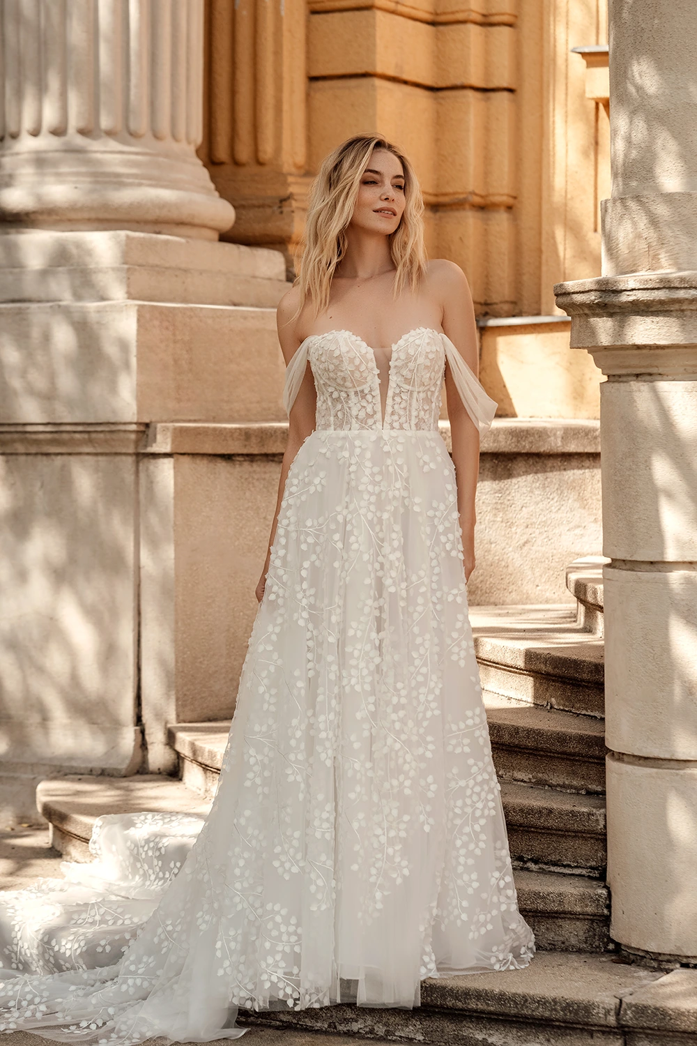 Das Brautkleid WA22813 vom Hersteller Cizzy Bridal - White April, bei Ivory & Blush