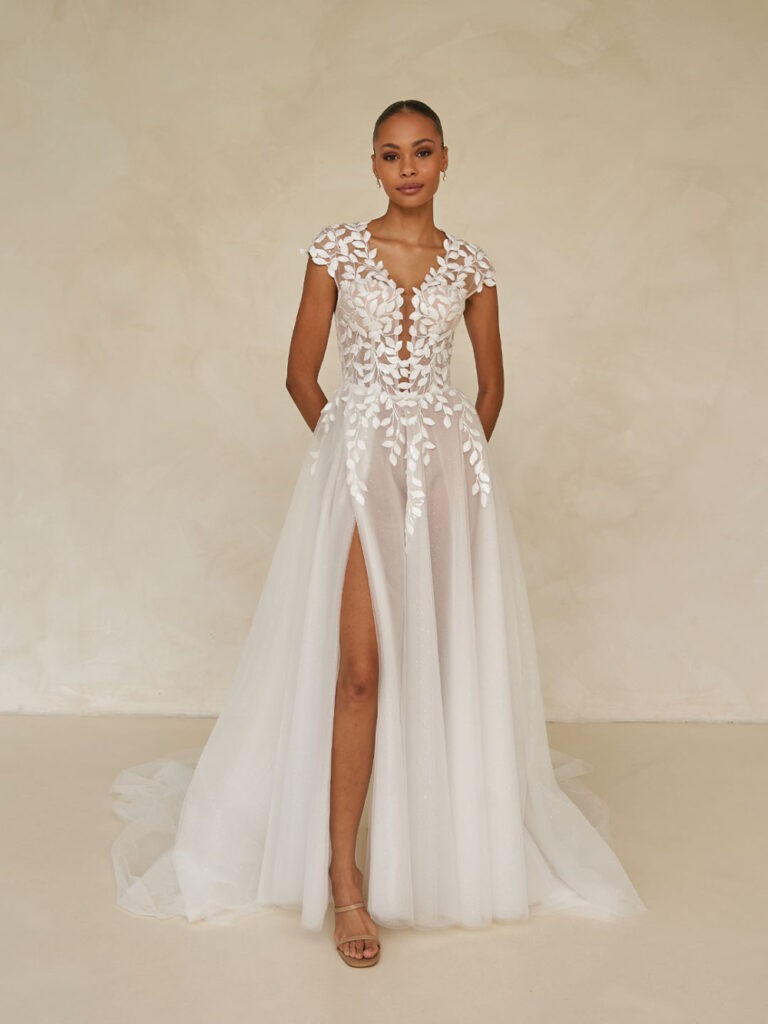 Das Brautkleid Whitley Chiffon  vom Hersteller Madi Lane, bei Ivory & Blush