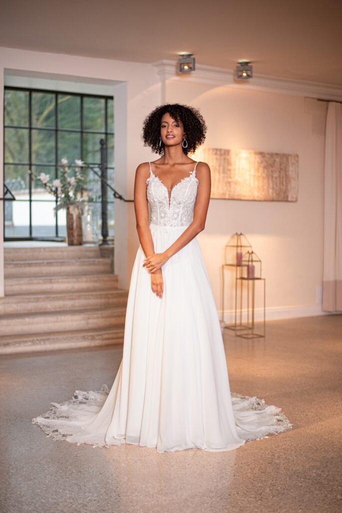 Das Brautkleid 1 SP1 -3202 vom Hersteller Sposa Toscana, bei Ivory & Blush