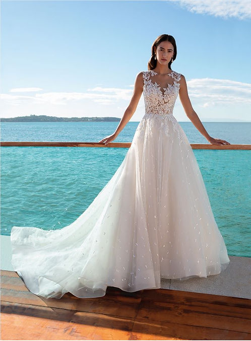 Das Brautkleid 8034 vom Hersteller Demetrios - Cosmobella, bei Ivory & Blush