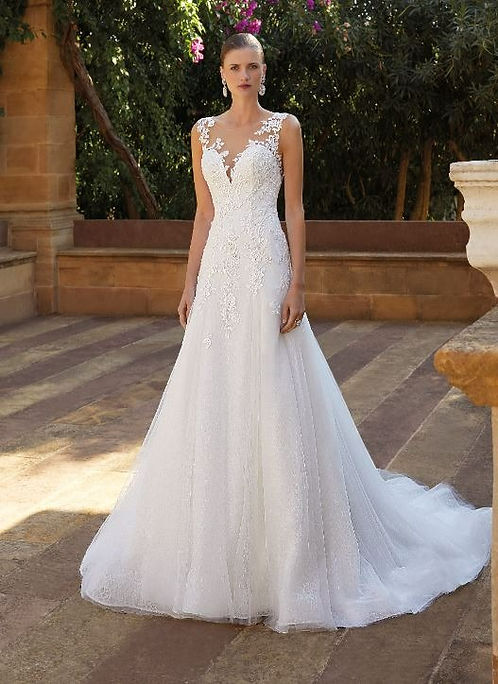 Das Brautkleid 8050 vom Hersteller Demetrios - Cosmobella, bei Ivory & Blush