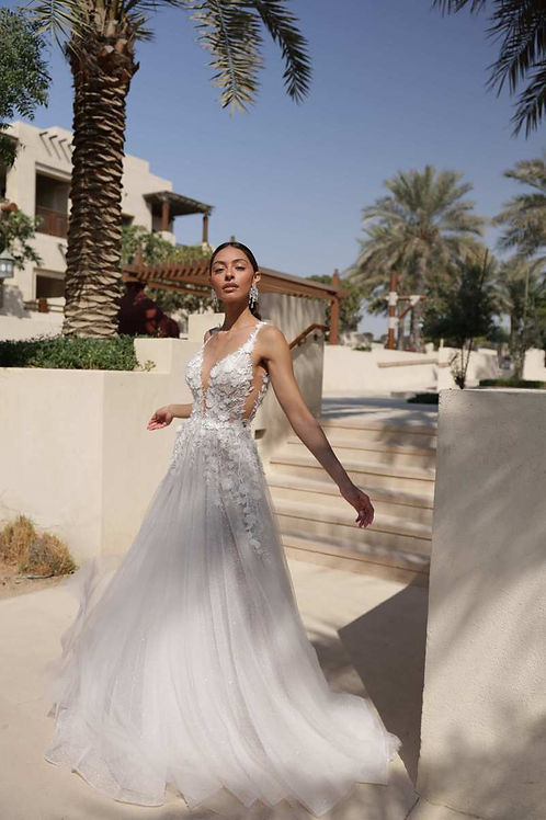 Das Brautkleid Aisha vom Hersteller Agnieszka Swiatly, bei Ivory & Blush