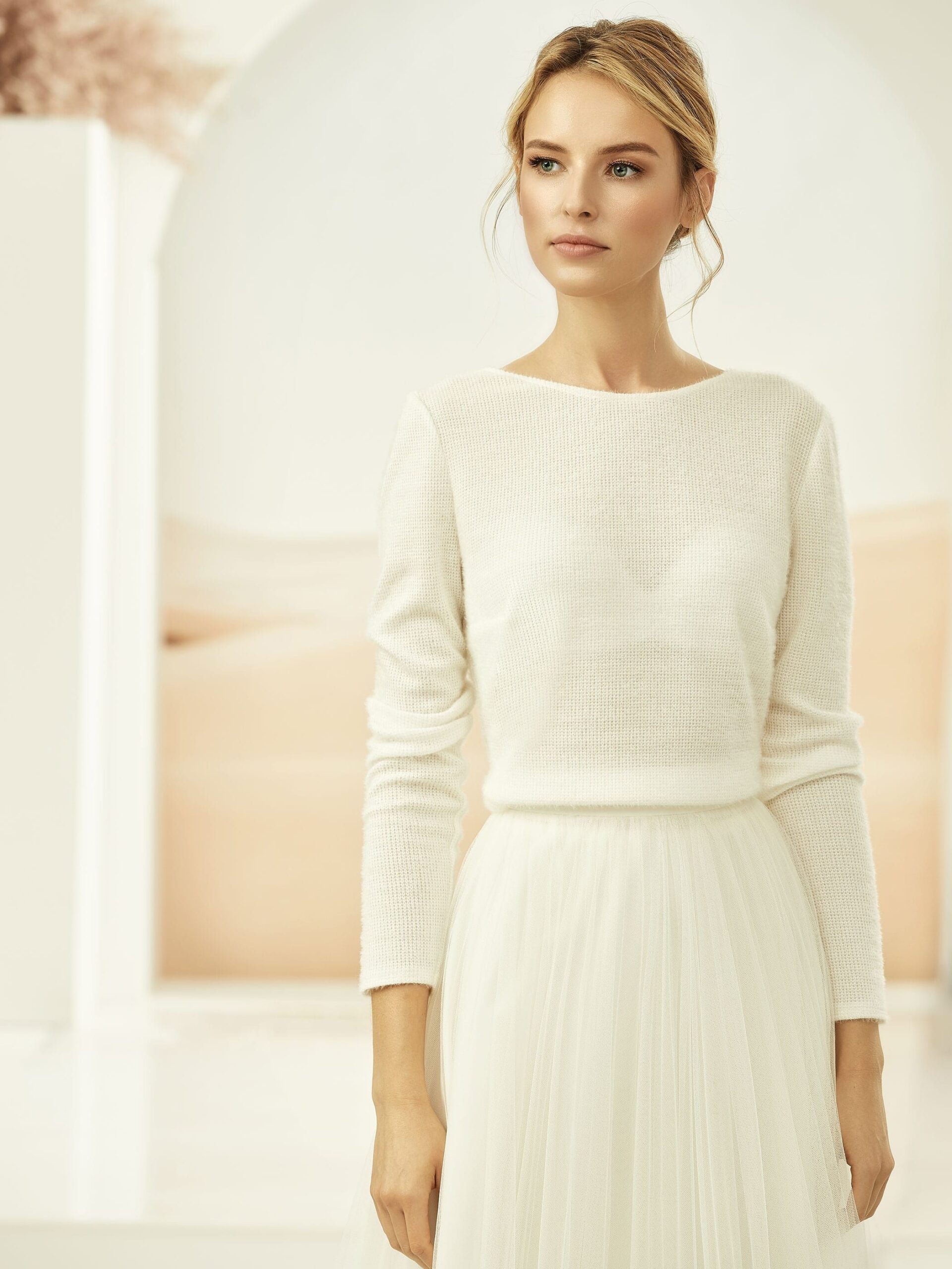 Das Brautkleid Bolero E326 vom Hersteller Bianco Evento, bei Ivory & Blush