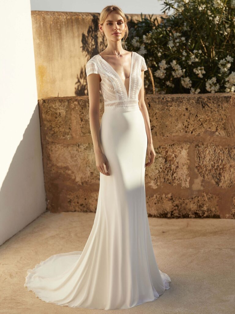 Das Brautkleid Bolero E410 vom Hersteller Bianco Evento, bei Ivory & Blush