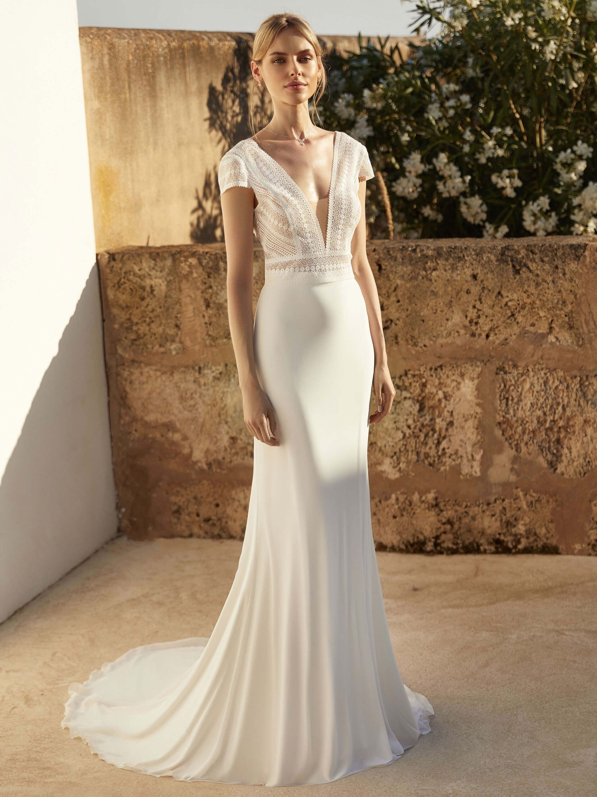 Das Brautkleid Bolero E410 vom Hersteller Bianco Evento, bei Ivory & Blush