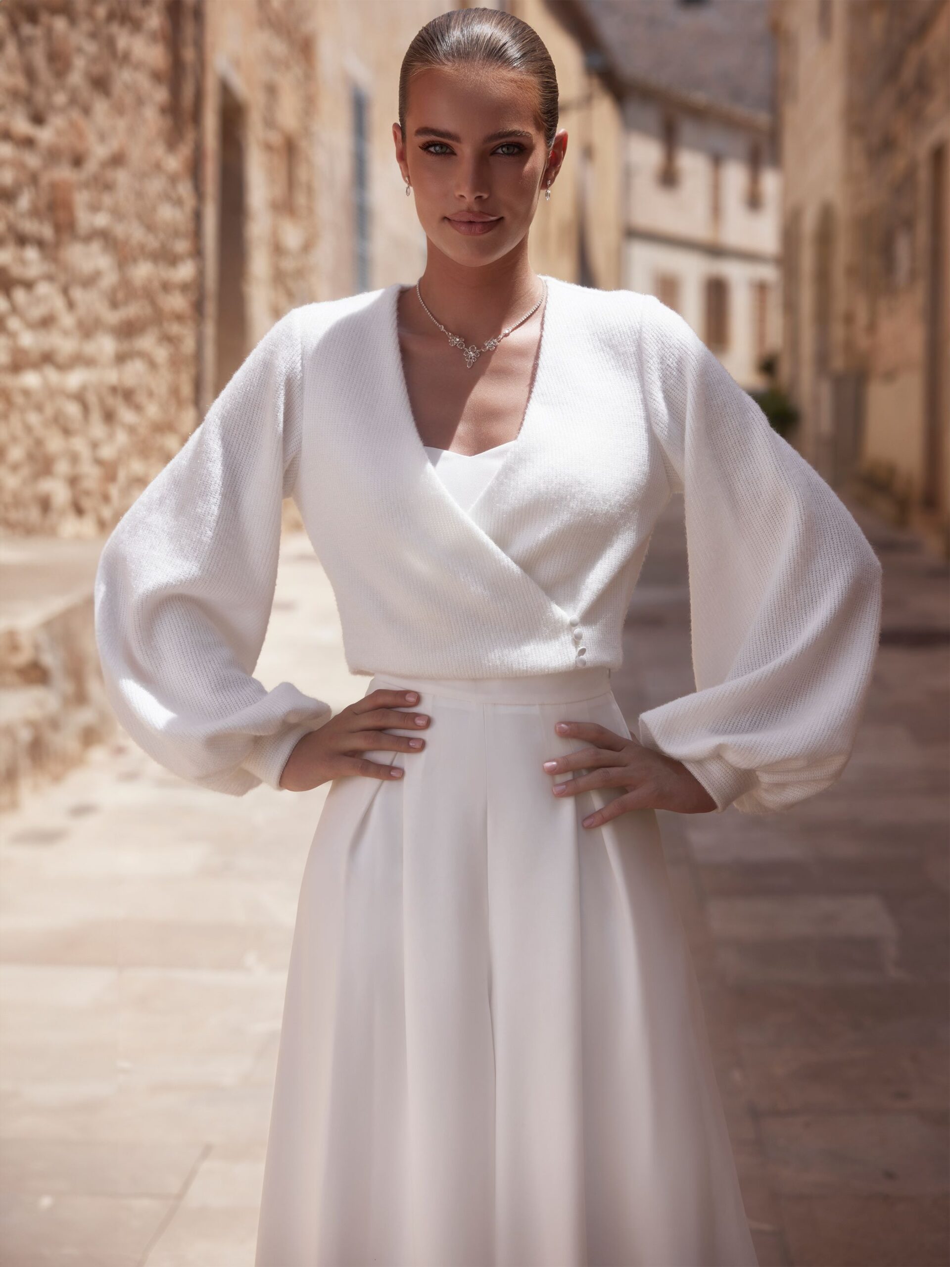 Das Brautkleid Bolero E476 vom Hersteller Bianco Evento, bei Ivory & Blush