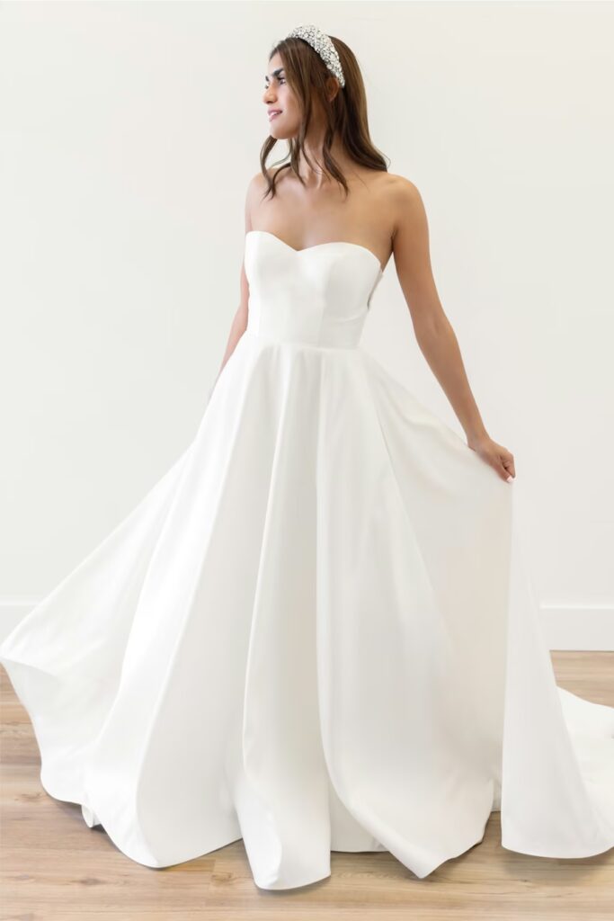 Das Brautkleid Clarissa vom Hersteller Watters - WTOO, bei Ivory & Blush