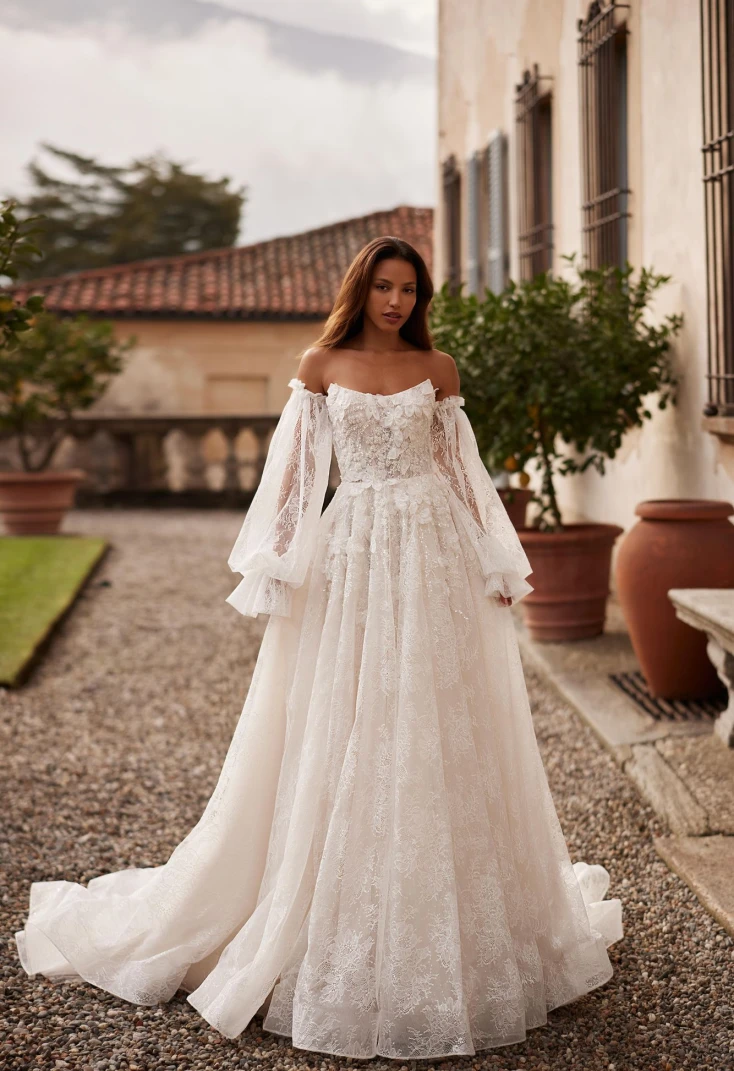 Das Brautkleid Clarisse  vom Hersteller Pollardi, bei Ivory & Blush