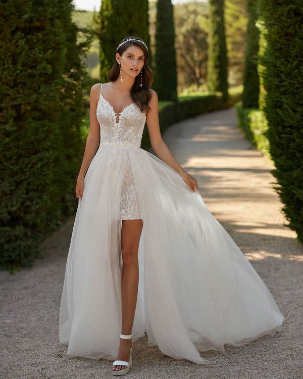 Das Brautkleid Deira vom Hersteller Rosa Clara - Adriana Alier, bei Ivory & Blush