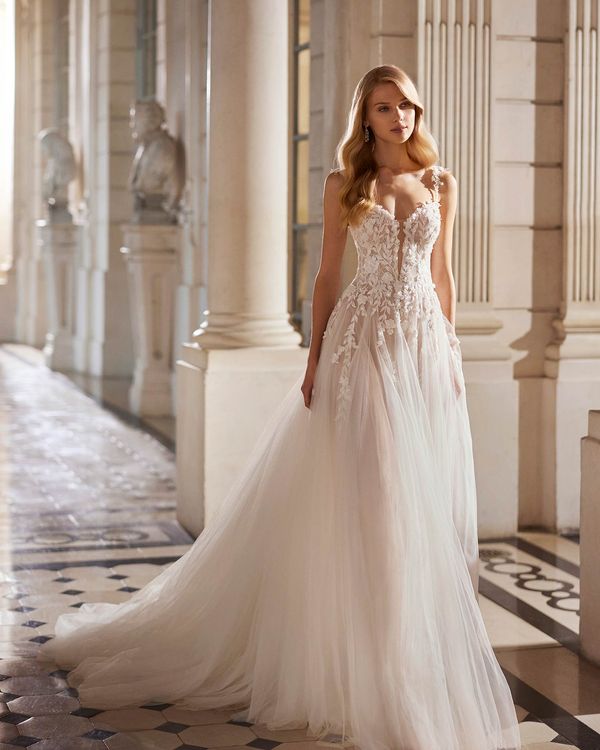 Das Brautkleid Emerald vom Hersteller Rosa Clara - Dreams, bei Ivory & Blush