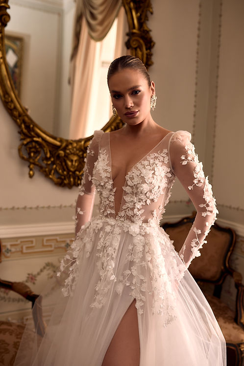 Das Brautkleid Helen vom Hersteller Agnieszka Swiatly, bei Ivory & Blush