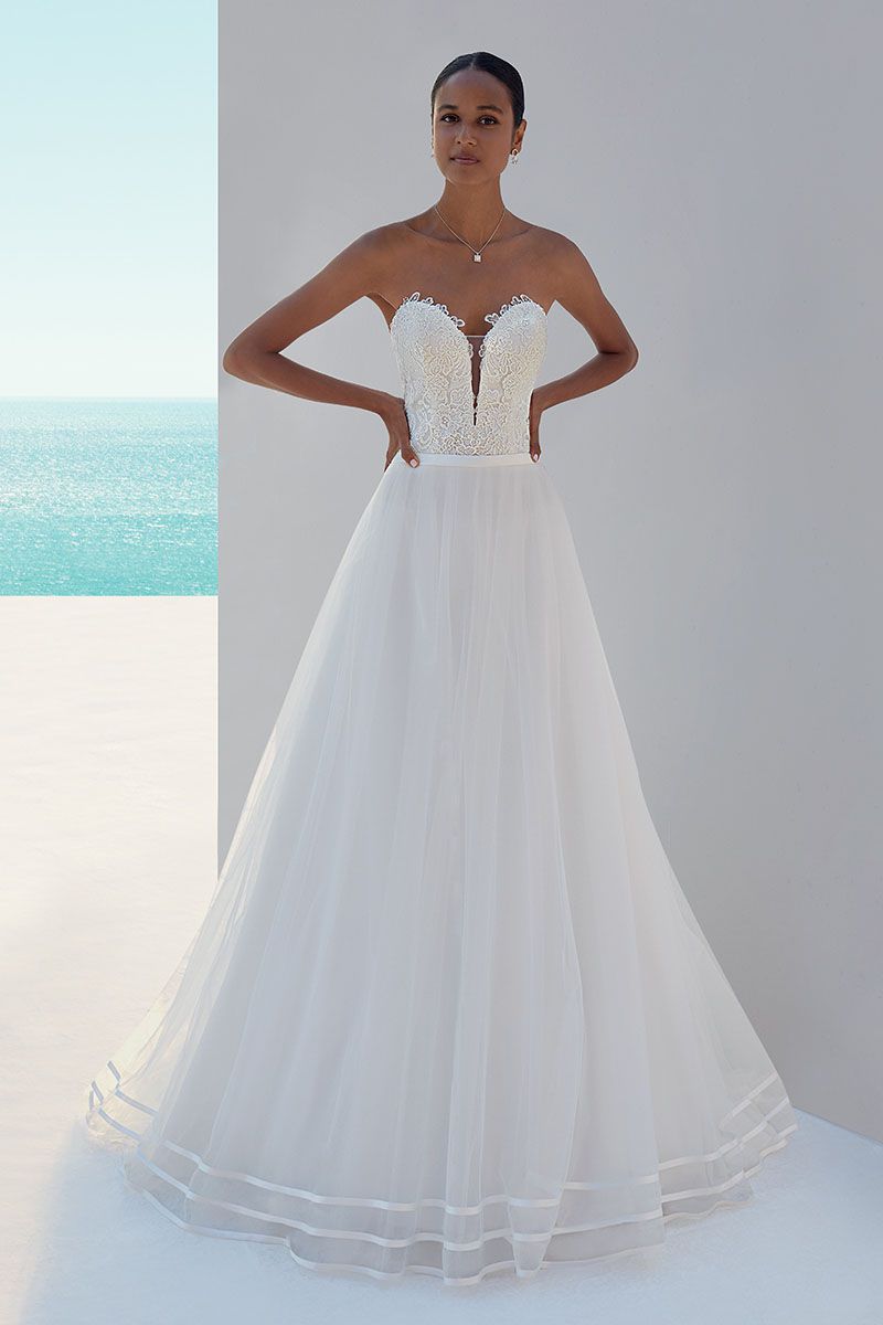 Das Brautkleid L988 vom Hersteller Demetrios - Orea Sposa, bei Ivory & Blush