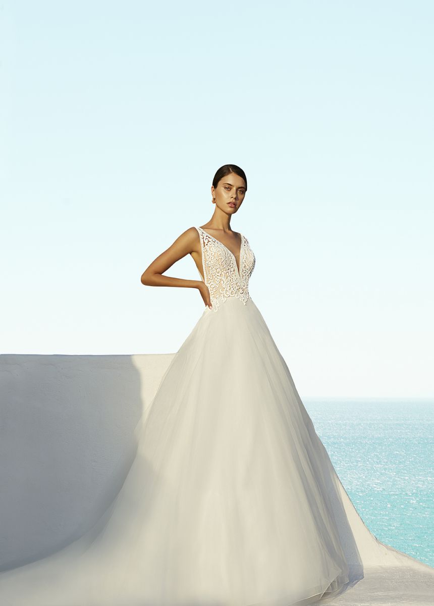 Das Brautkleid L999 vom Hersteller Demetrios - Orea Sposa, bei Ivory & Blush