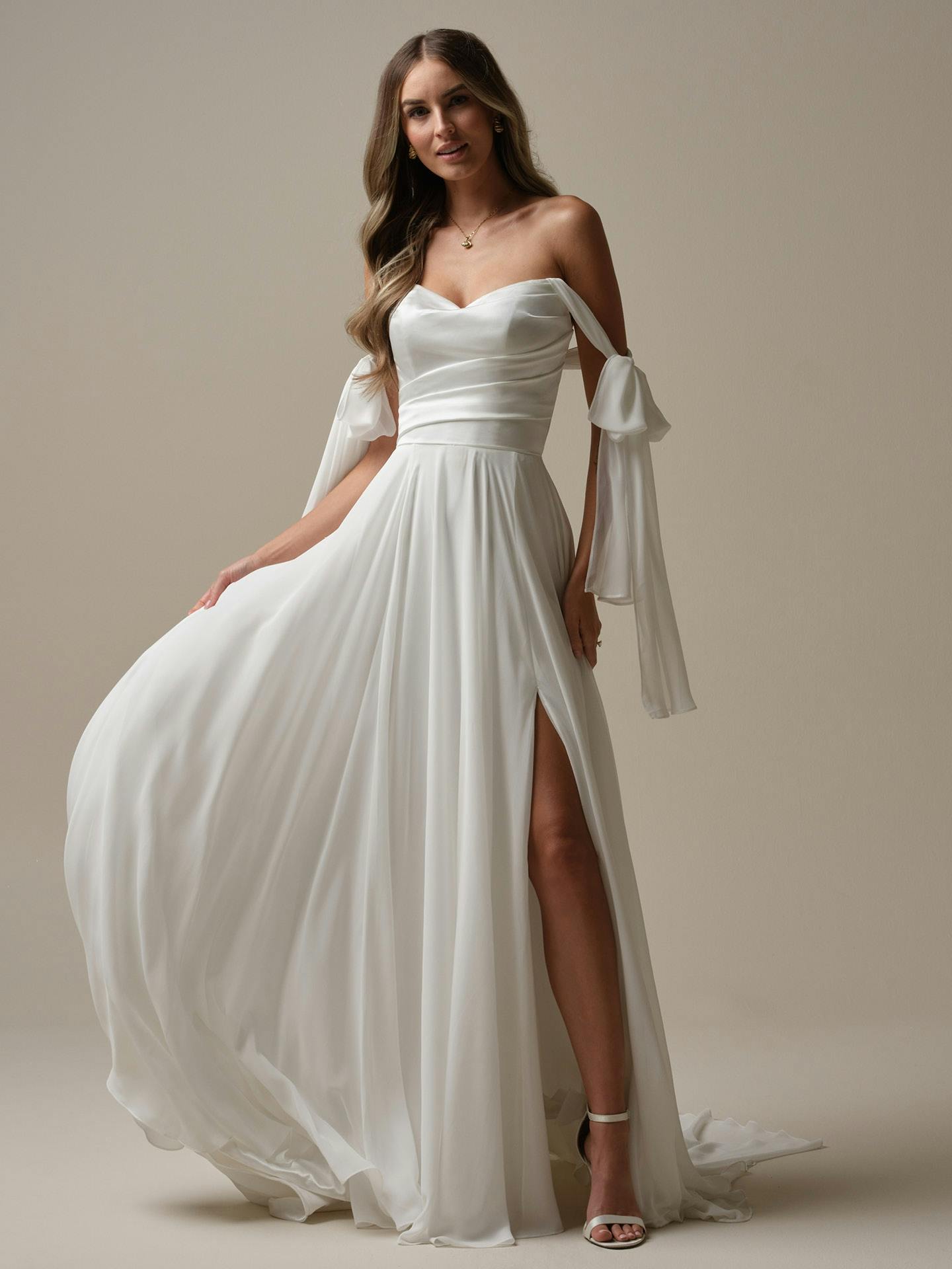 Das Brautkleid Melody vom Hersteller Maggie Sottero, bei Ivory & Blush