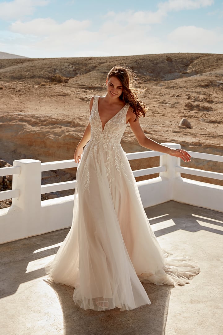 Das Brautkleid Noemie vom Hersteller Justin Alexander - Adore, bei Ivory & Blush