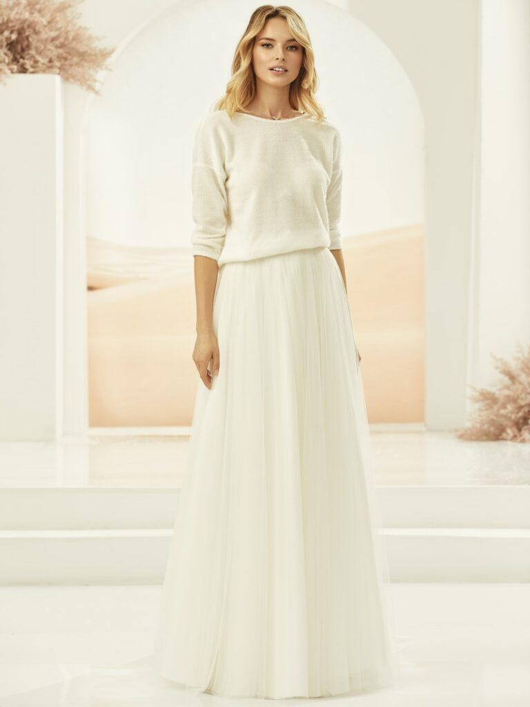 Das Brautkleid Pullover E327 vom Hersteller Bianco Evento, bei Ivory & Blush