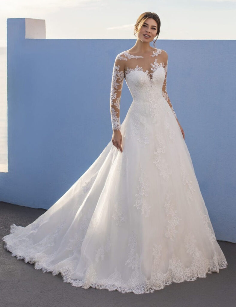 Das Brautkleid Rukshana vom Hersteller White One, bei Ivory & Blush