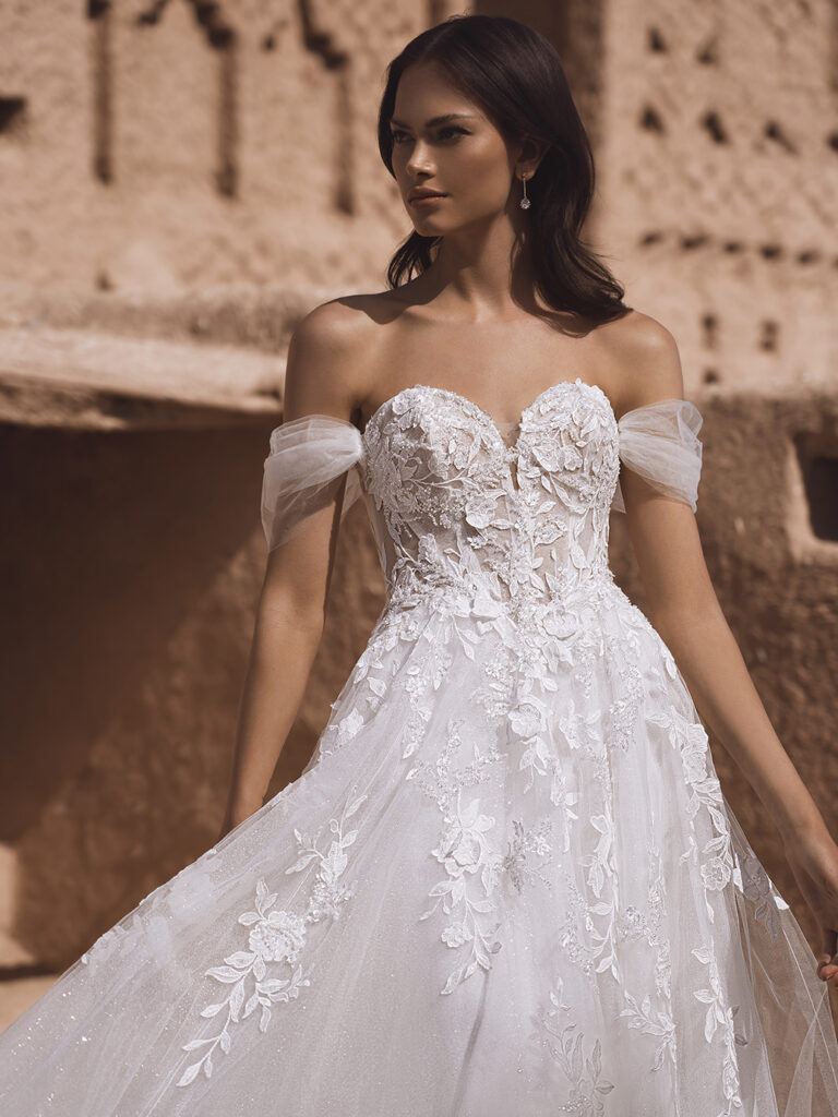Das Brautkleid Taylee vom Hersteller Enzoani - Blue, bei Ivory & Blush