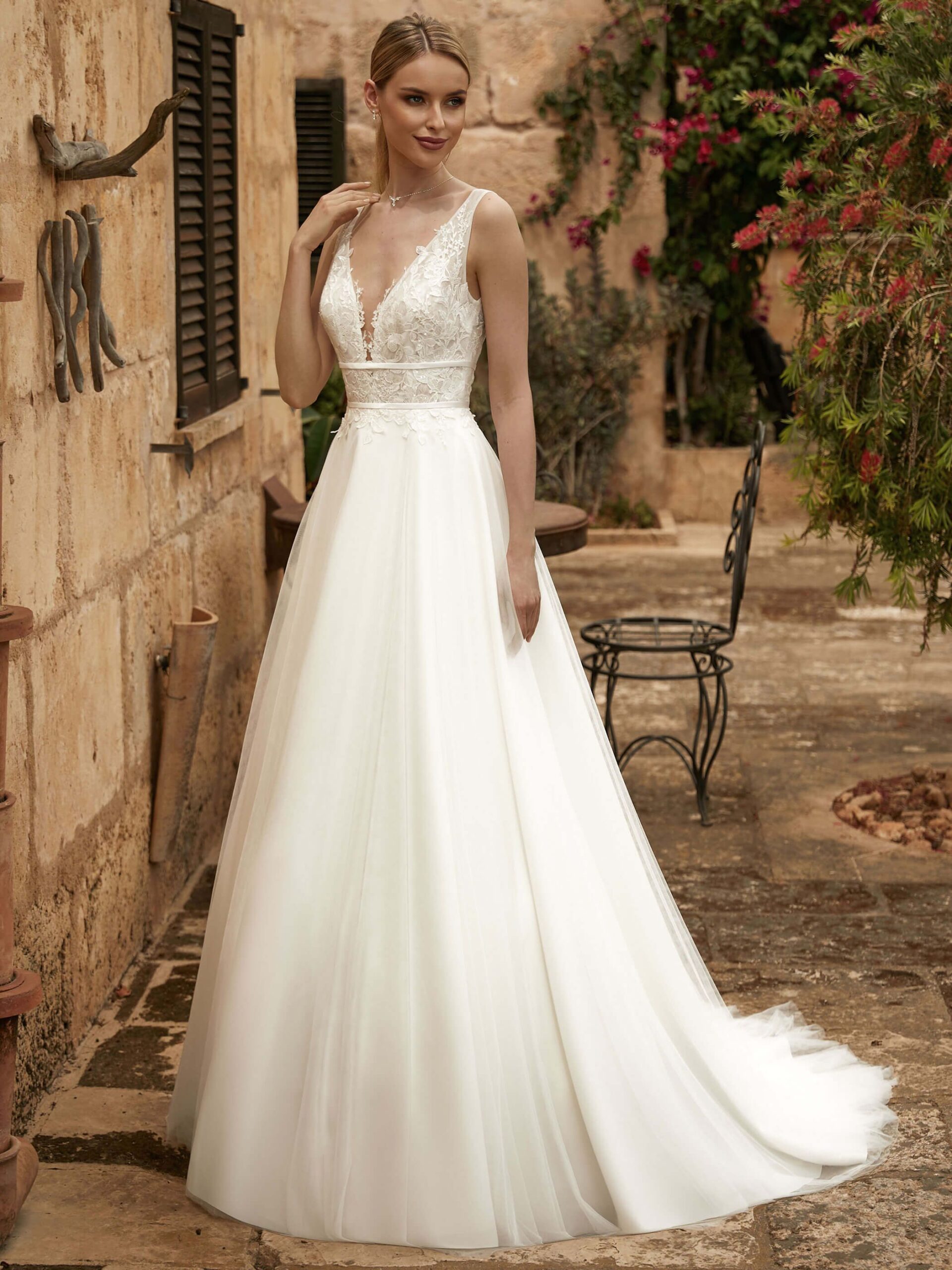 Das Brautkleid Taylor vom Hersteller Bianco Evento, bei Ivory & Blush