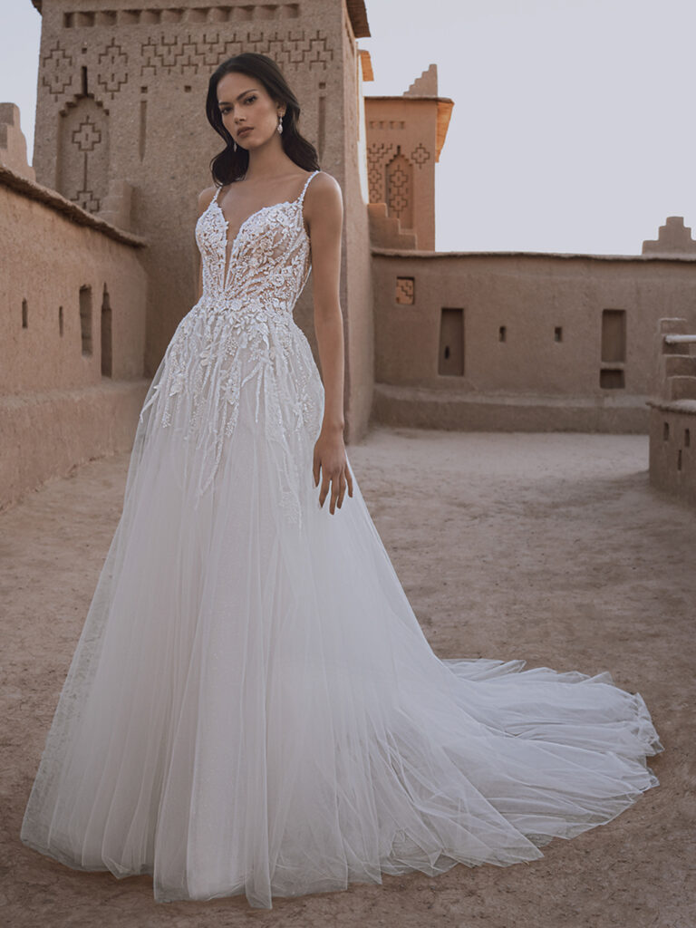 Das Brautkleid Tillie vom Hersteller Enzoani - Blue, bei Ivory & Blush