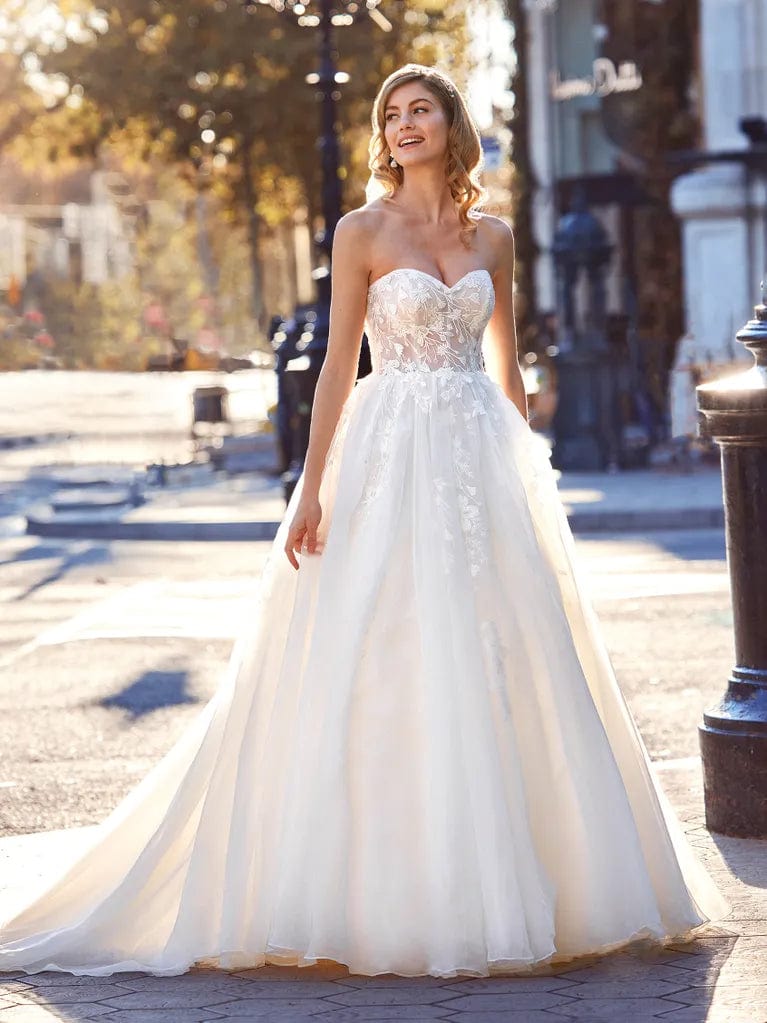 Brautkleid Moonlight von White One bei Ivory & Blush