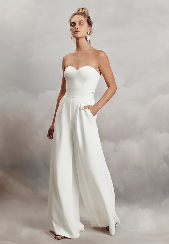Brautkleid Ryo Jumpsuit von Catherine Deane bei Ivory & Blush